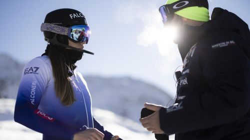 Shiffrin non sbaglia nulla, ma una ritrovata Holdener tiene il passo nella 1^ manche di Gurgl