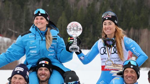 Al Teatro Armani brillano le sfere di cristallo di Pirovano e Goggia. Laura: 