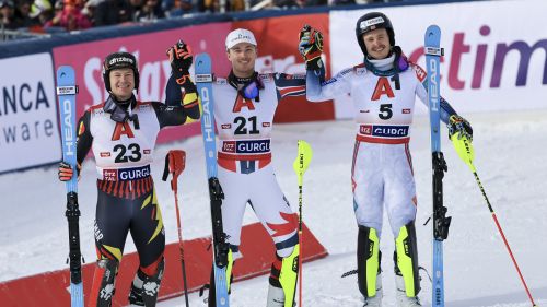 Liensberger sbaglia, la 'night race' di Flachau è di Camille Rast con una rimonta da sogno