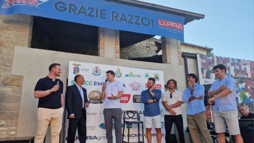 Tutti sull'Appennino a festeggiare il 'Razzo': con i compagni di una vita
