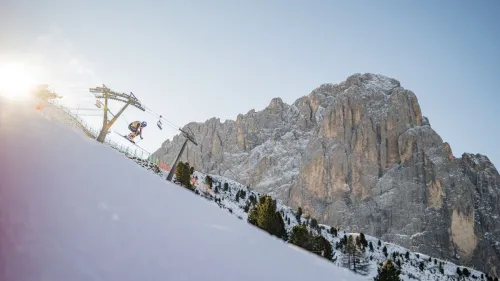 Cinquanta giorni alle gare sulla Saslong, in Val Gardena si lavora a tutta: Già installate le prime reti di sicurezza