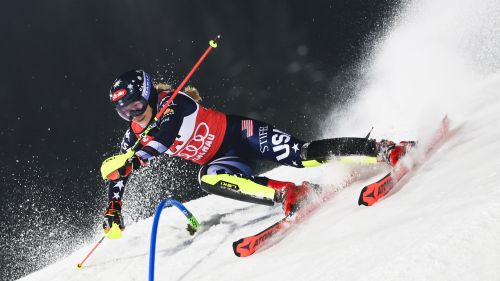 Born in the USA: Shiffrin su Moltzan a metà gara nell'arena di Flachau, Rast paga dazio, Colturi sbaglia ancora
