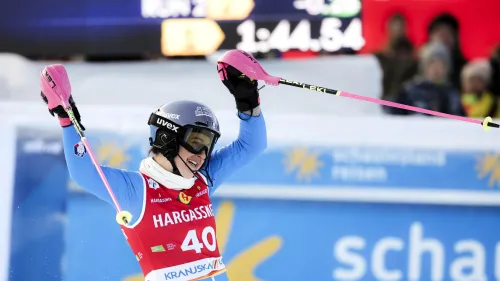 La startlist della night race di Flachau: apertura con Holdener, Rast e Shiffrin con il 6 e il 7. Sei le azzurre in gara