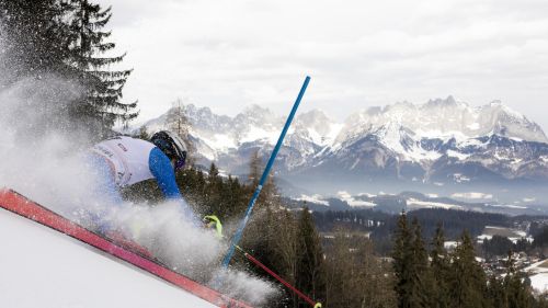 Alle 17.45 la vera night race: 9&deg; slalom di CdM nella folle arena di Schladming, sei gli azzurri in gara