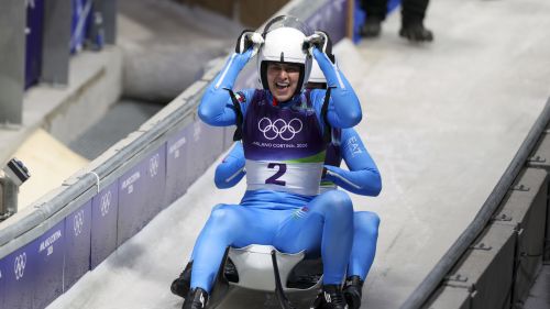 La folle notte dello slittino azzurro &egrave; il riscatto di una pista 