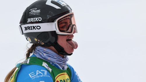 Alle 18.30 via al week-end in rosa a Copper Mountain, posticipo di 30 minuti per ripulire la pista: lotta vittoria apertissima