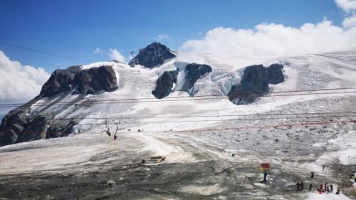 La chiusura di Zermatt-Cervinia blocca anche i francesi, nel week-end condizioni difficili a Saas-Fee