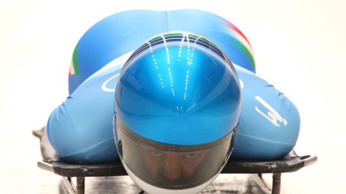 Tedeschi beffati dai britannici nella prova a squadre che chiude la storica tappa di CdM a Cortina: azzurri 6^ e 7^