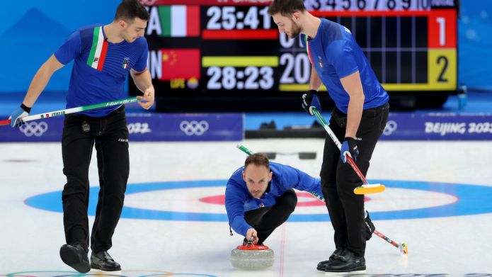 Domenica complicata per gli azzurri del curling: primo ko per il Team Retornaz, ragazze travolte dalla Norvegia