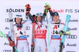 La gara dei ritorni è anche quella di una storica tripletta norge e che bello l'abbraccio tra i 
