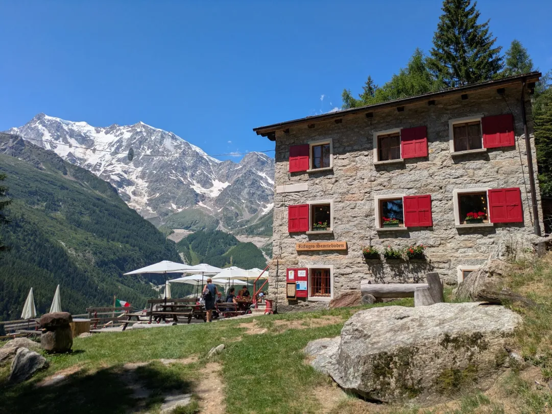 Contributi a fondo perduto per investimenti nelle strutture ricettive, attivi due bandi in Piemonte e Lombardia
