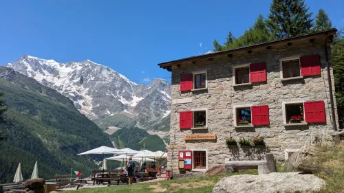 Contributi a fondo perduto per investimenti nelle strutture ricettive, attivi due bandi in Piemonte e Lombardia