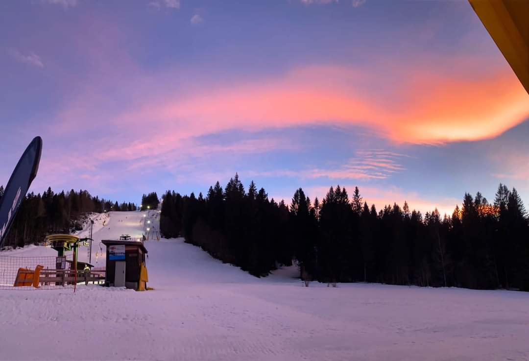 Triveneto, le località dove una famiglia di quattro persone può spendere meno di 100 euro per lo skipass in alta stagione