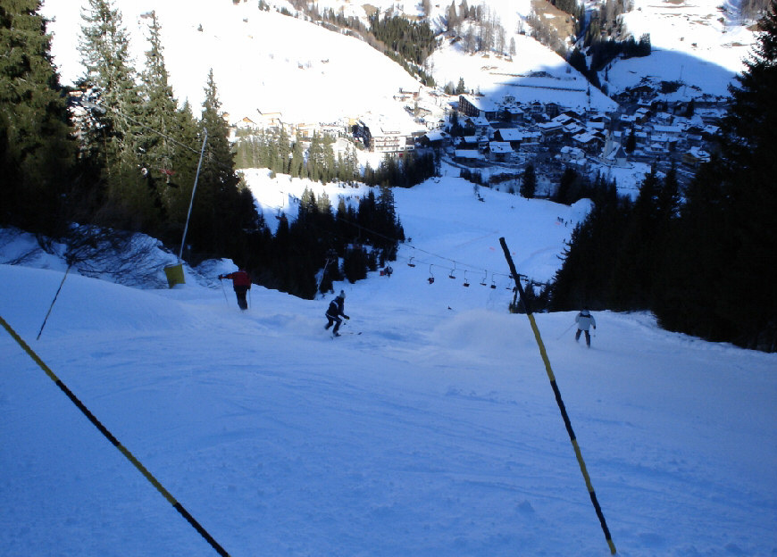 non fate divertire troppo gli sciatori che salgono in seggiovia !