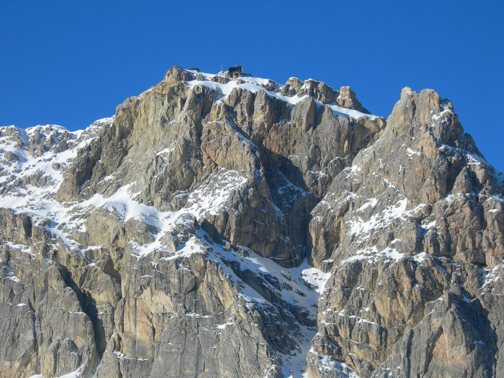 In alto piccolo si vede il rifugio :-)